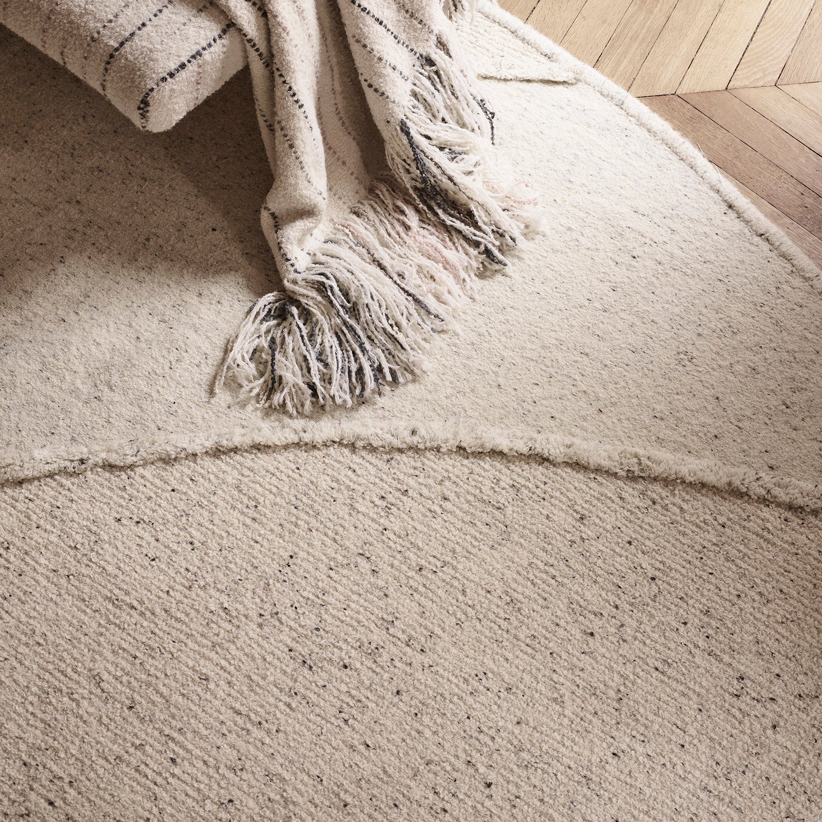 Flow 'Snow Cap'- 14'9"W x 13'L