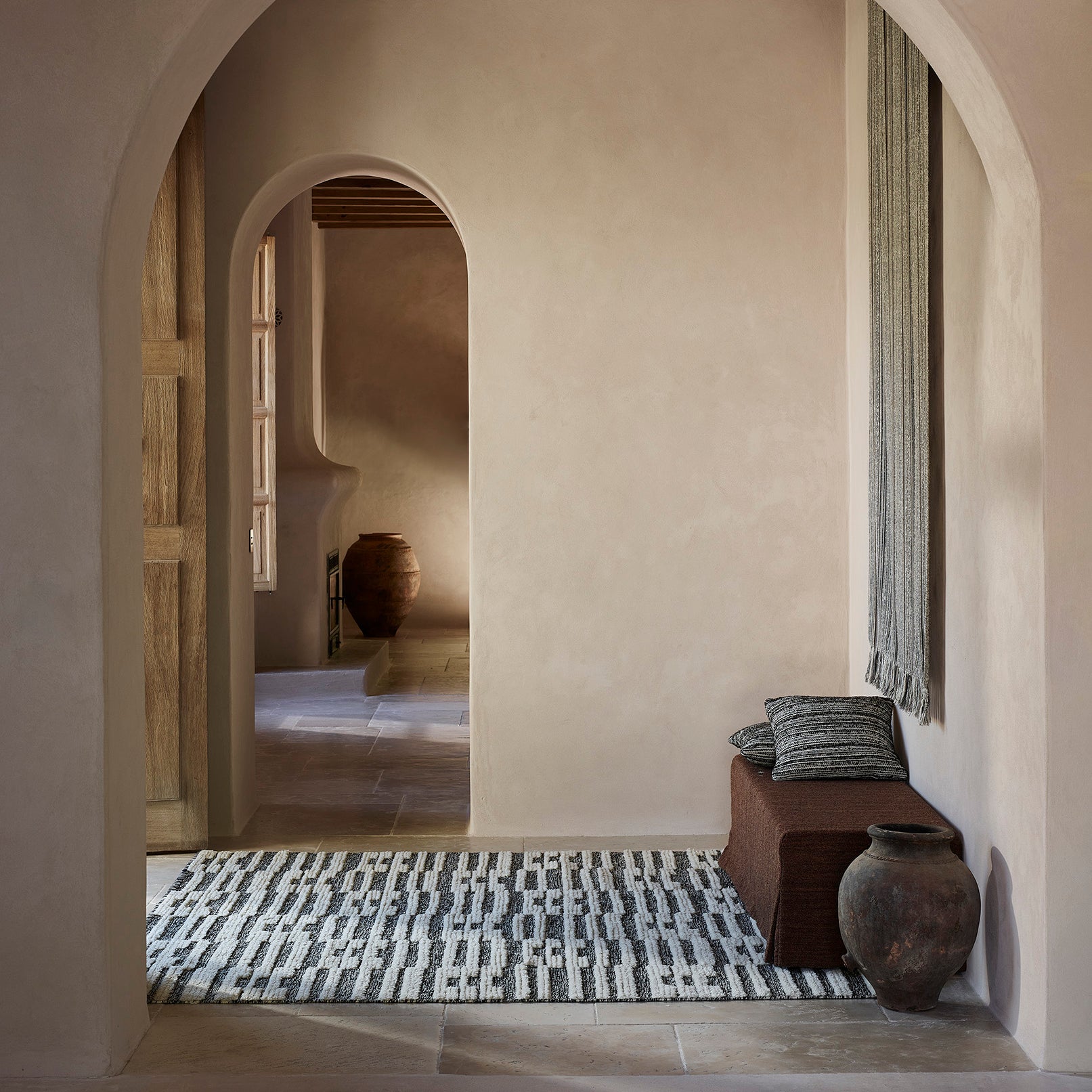 Aztec 'Domino' - 7.6'W X 7.8'L