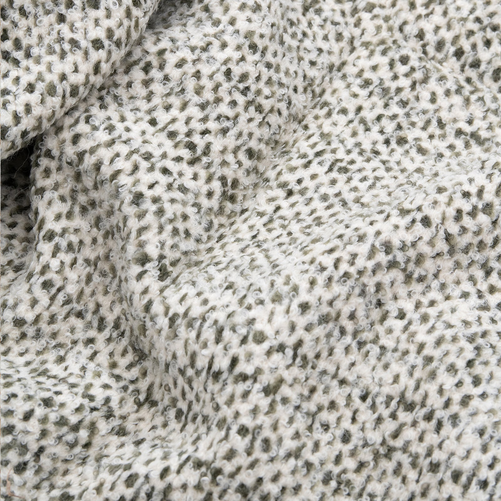 Epidote/White (2-7138)