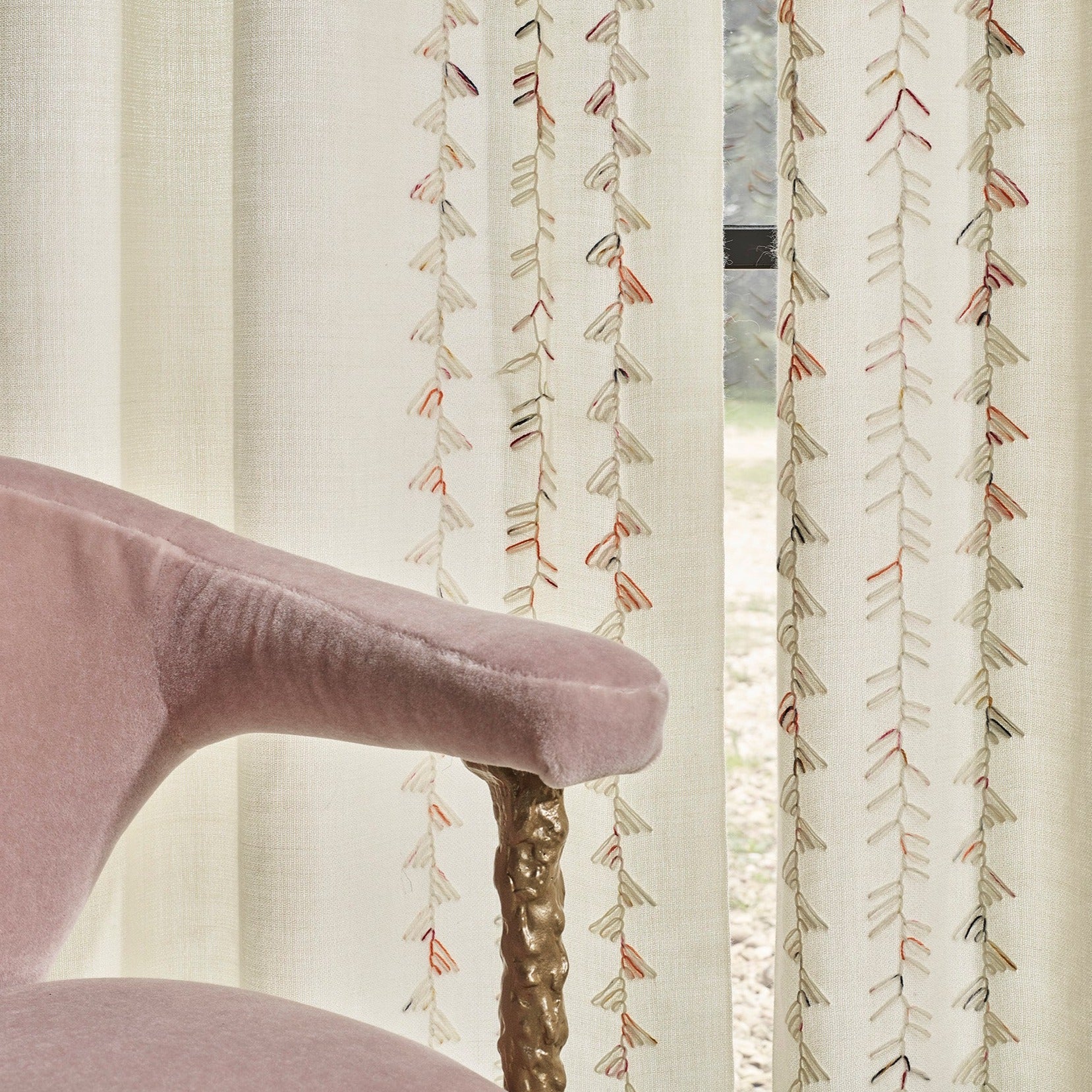 Party Favor (2-7424)